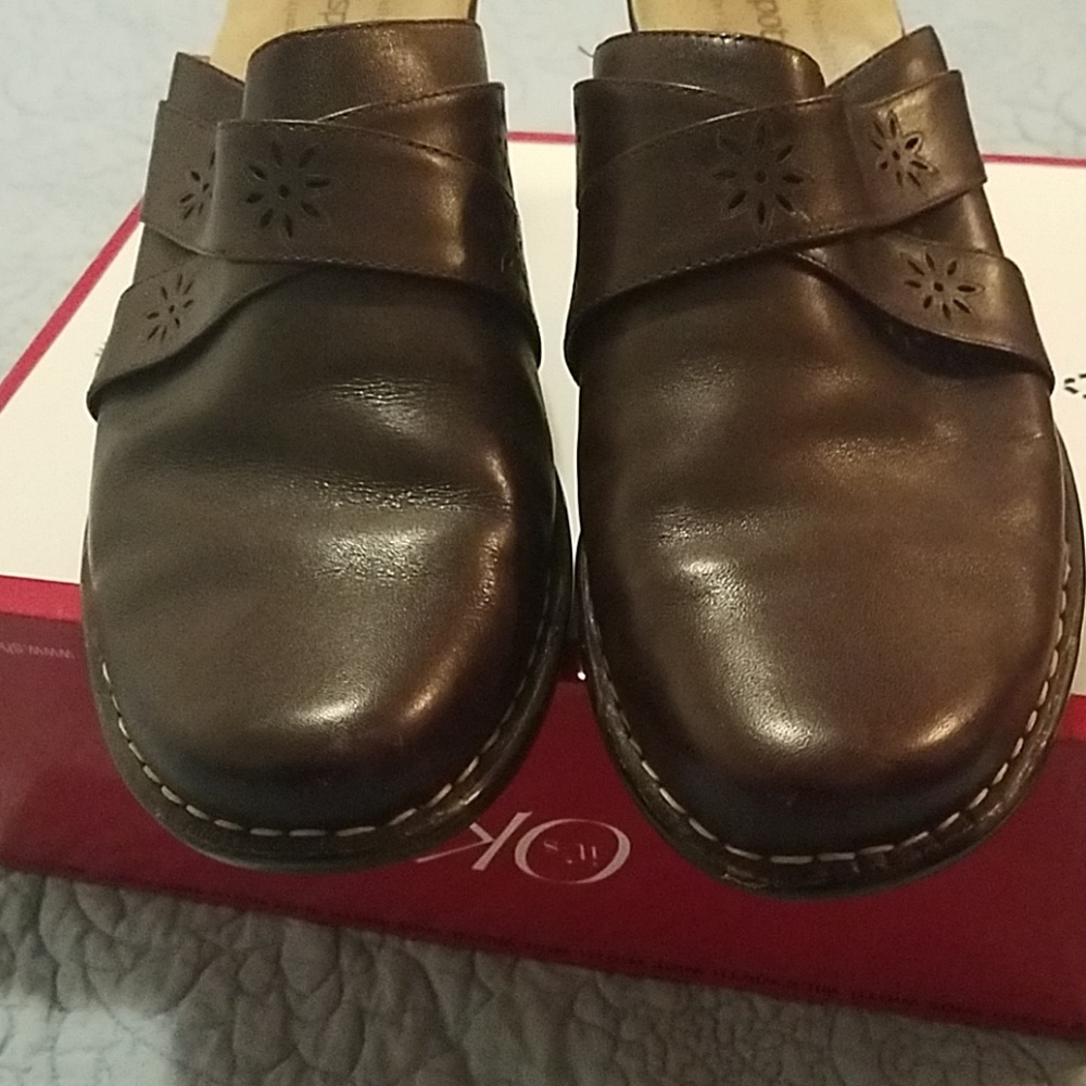 Softspot clogs